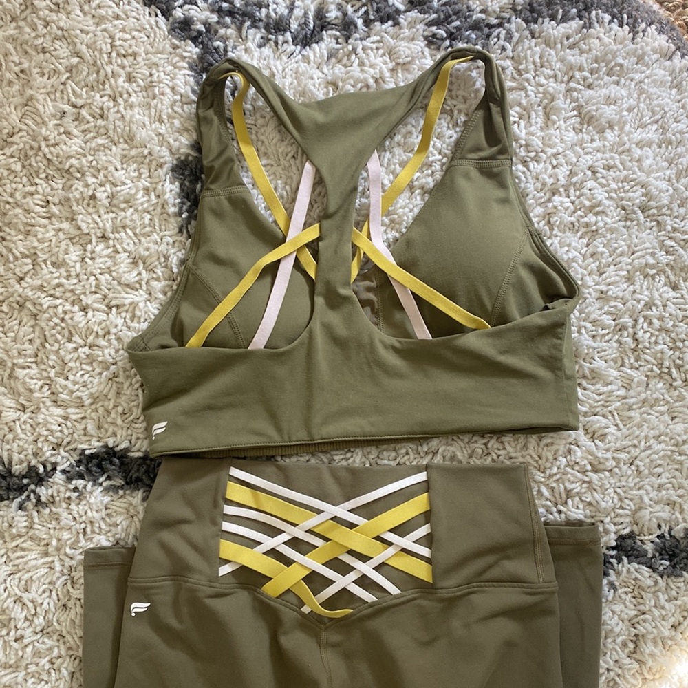Fabletics workout yoga Hiit olive green back detail set